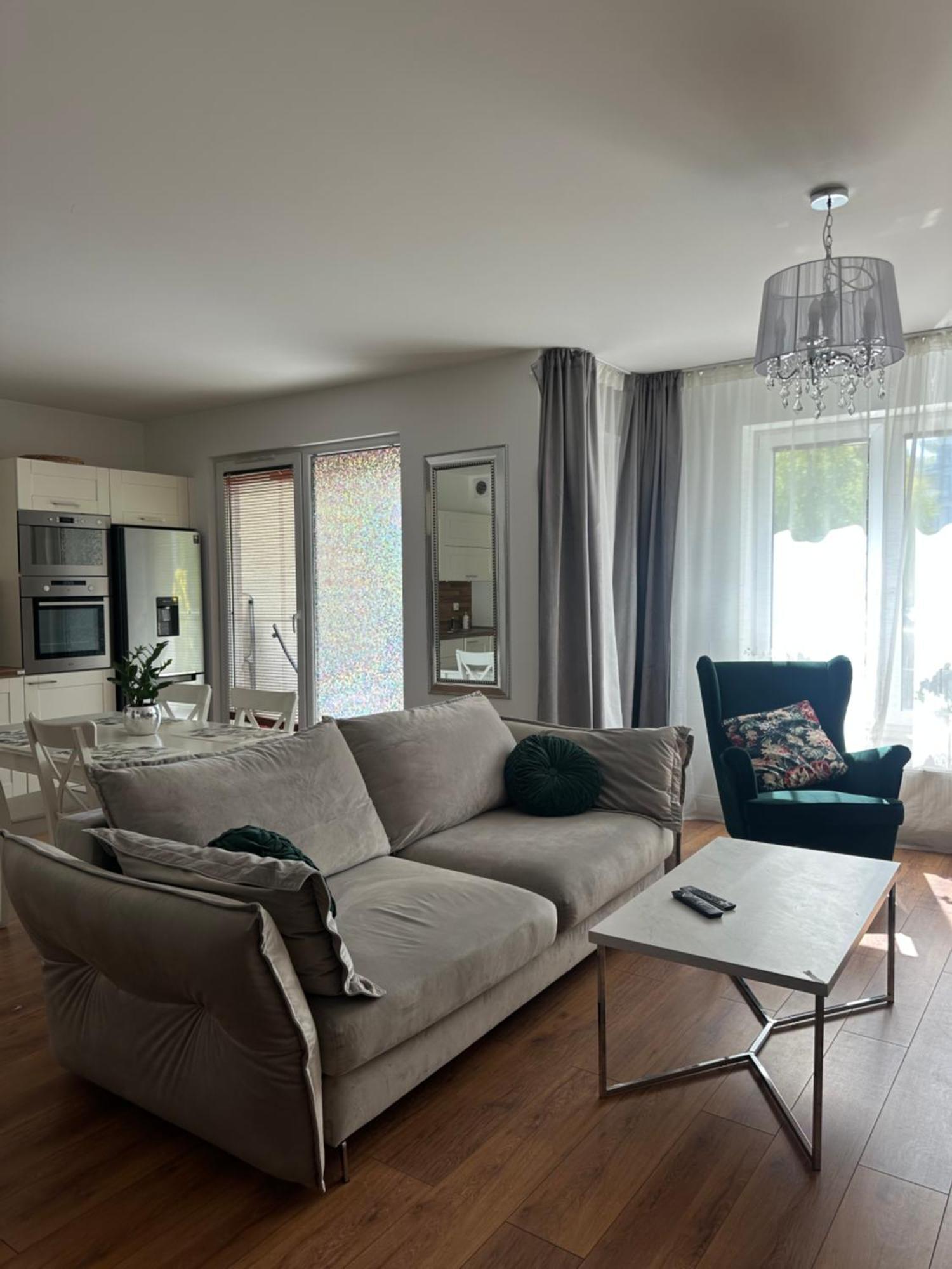 Manhattan Apartment *